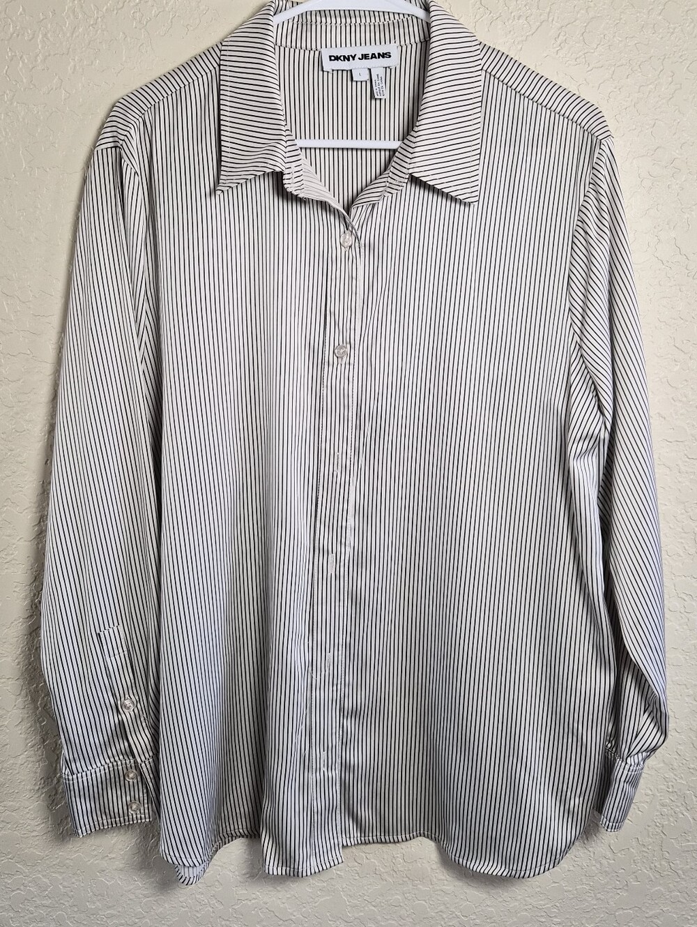 Dkny Woman's Slim Black Pinstripe Long Sleeve Blouse Silk Style